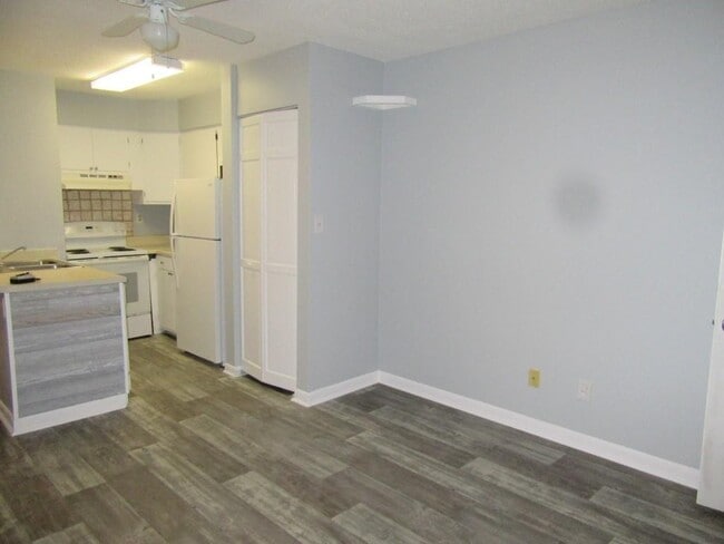 Building Photo - 10174 Beach Dr SW