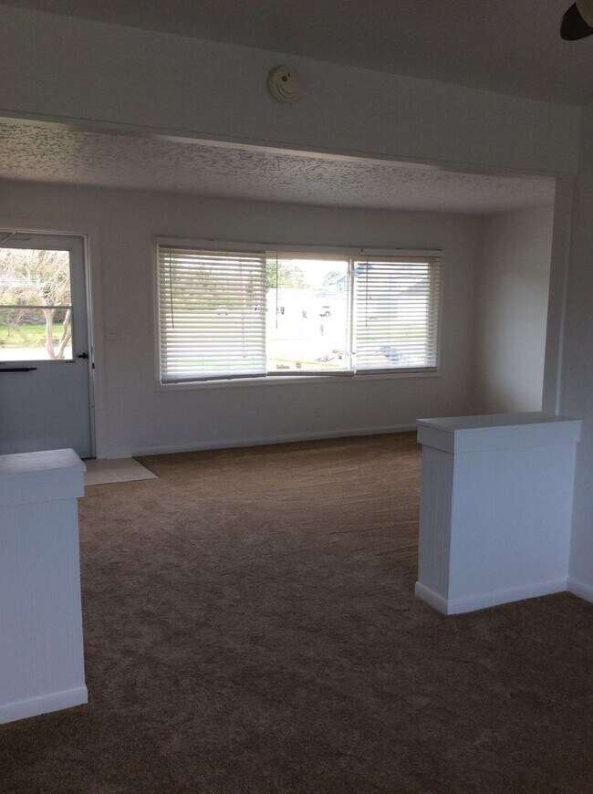 Building Photo - Coming Soon – Renovated 3-Bedroom Home in ...