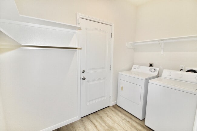 Building Photo - 3226 Fountain Hills Dr