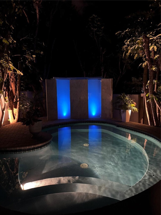 Building Photo - 1800 Admirals Way