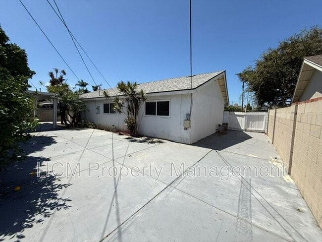 Building Photo - 16402 Birdie Ln