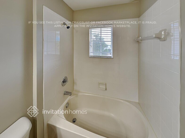 Building Photo - 15662 Lemon Fish Dr