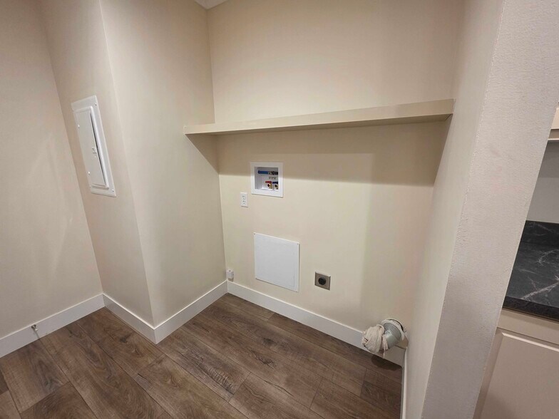 Building Photo - 3644 Chestnut St