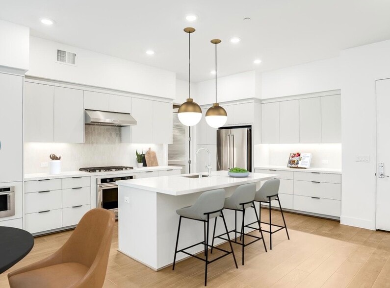 Building Photo - 308 Torrey Pine Ter