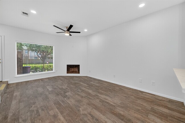 Building Photo - 12691 Briar Patch Dr