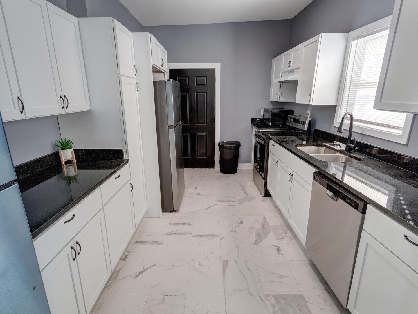 Building Photo - Spacious Modern Home | Stylish Comfort Nea...