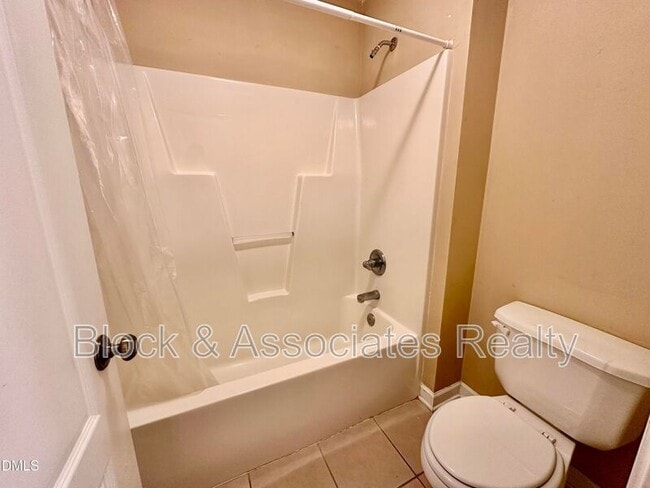 Building Photo - 215 Anniston Ct