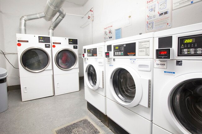 Building Photo - 2375 E 3rd St