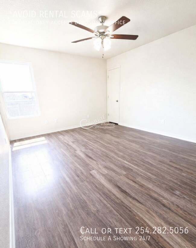 Building Photo - 3113 Ochiltree-B