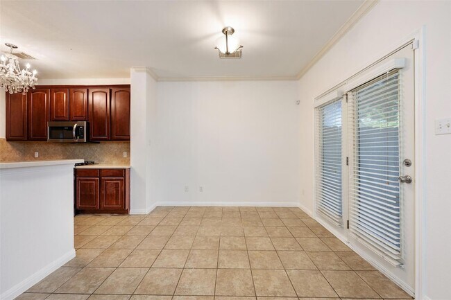 Building Photo - 1101 E Parmer Ln