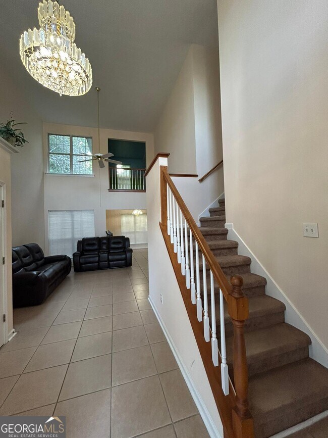 Building Photo - 5335 Lakebrooke Run