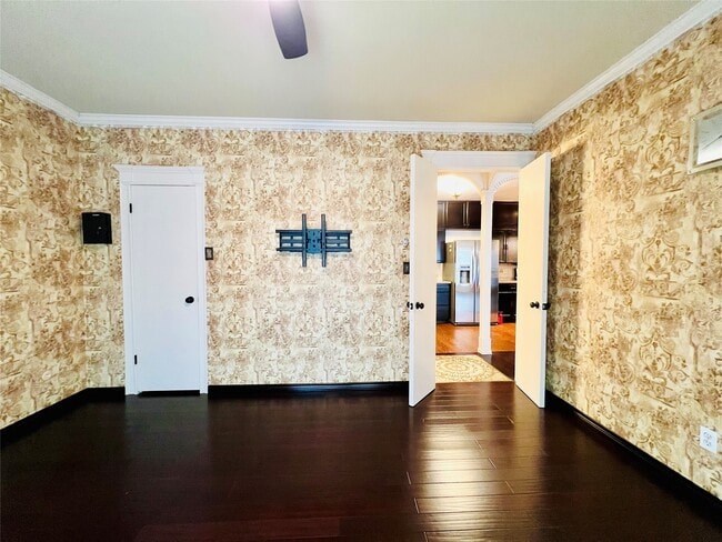 Building Photo - 2100 Tanglewilde St