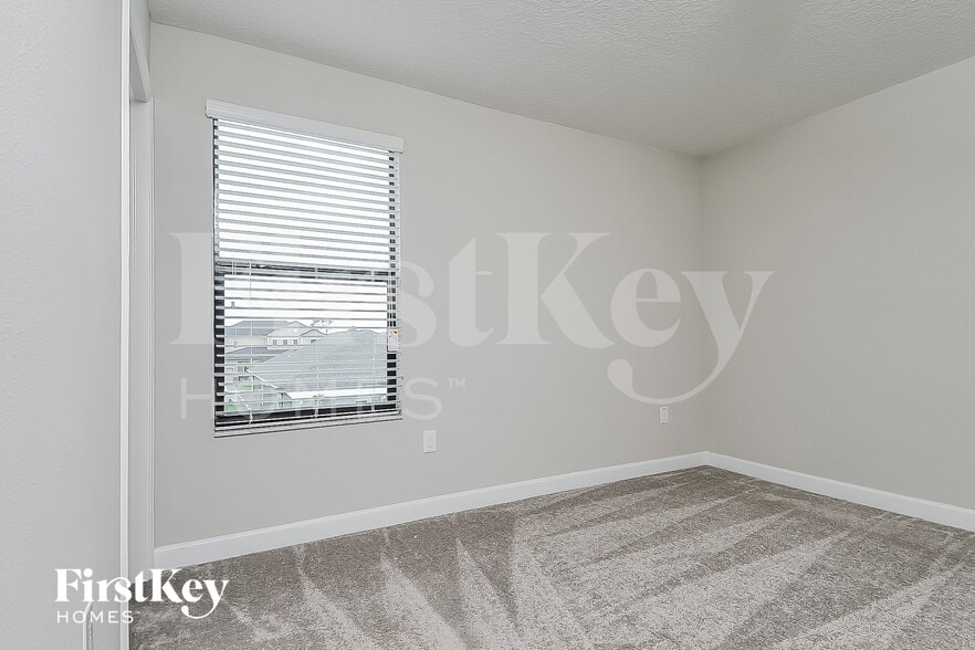 Building Photo - 9823 Ivory Dr