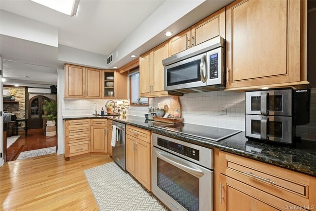 Building Photo - 38 Ormond Ave