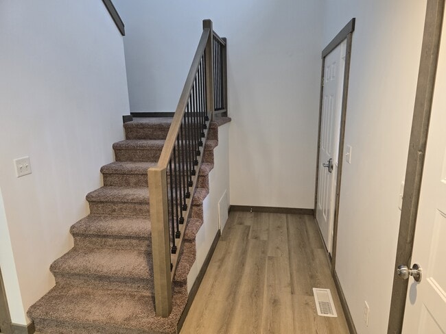 Building Photo - 745 Linda Ln