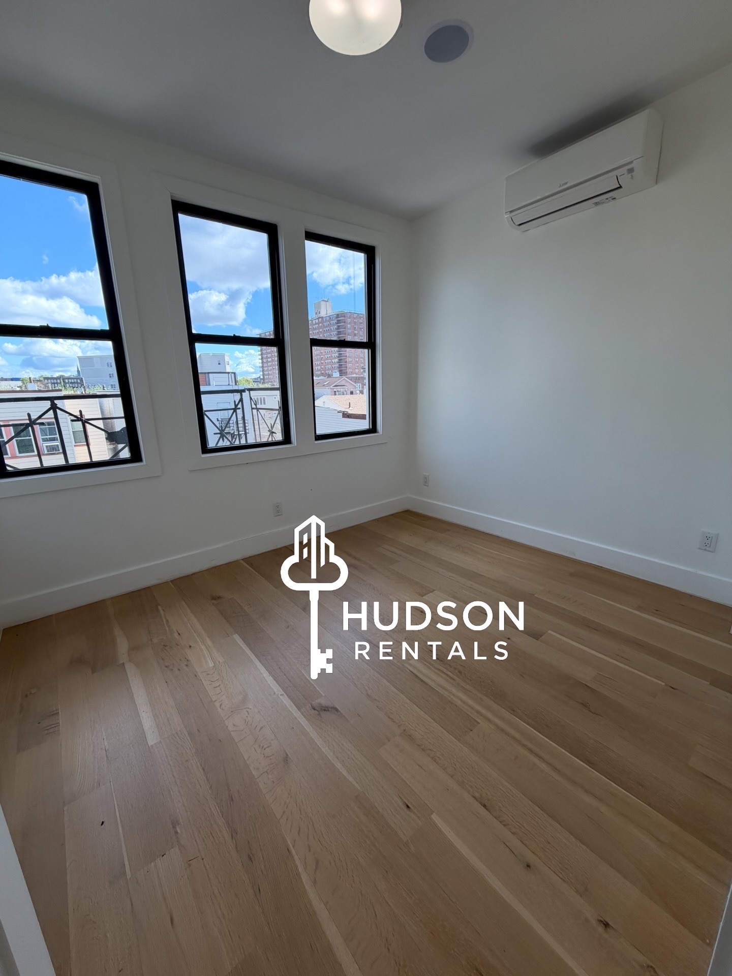 50 Grace St 3L - 52 Grace St