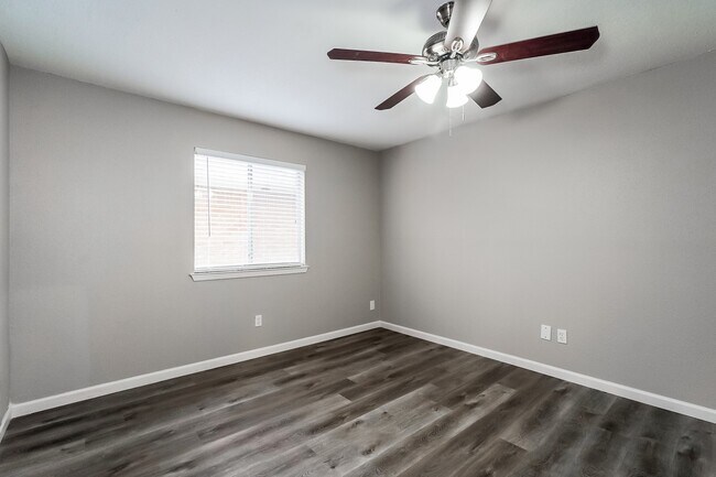 Building Photo - 16311 Alametos Dr