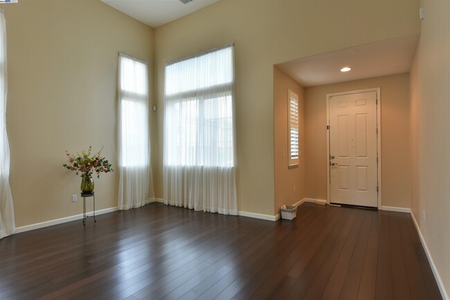 Building Photo - 35 Belize Ct