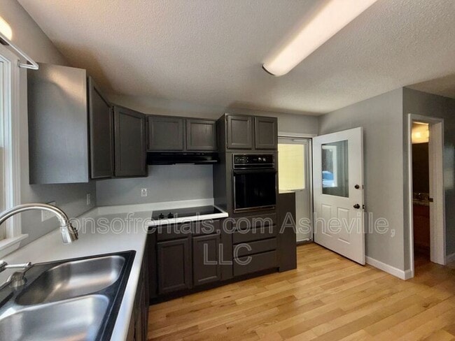 Building Photo - 28 Big Rock Rd