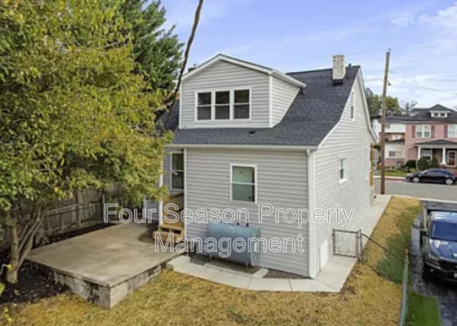 Building Photo - 837 Virginia Ave