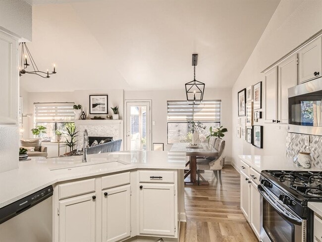 Building Photo - 4609 San Simeon Dr