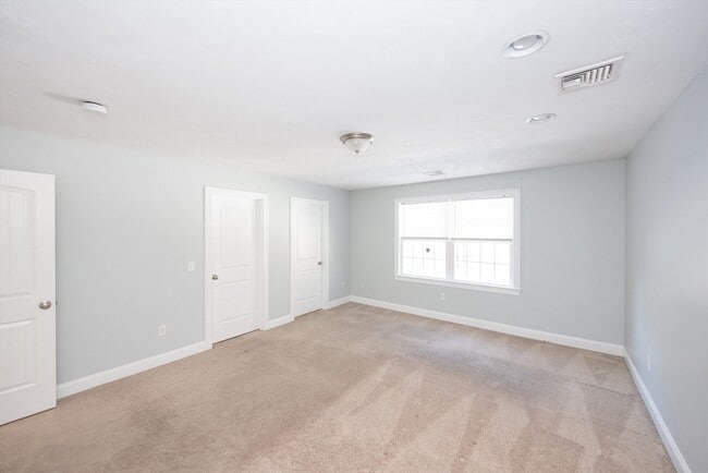 Building Photo - 4 Cyrus Way