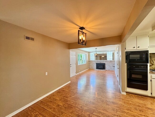 Building Photo - Classic Napa Bel Aire Home 4 Bedrooms, 2 B...