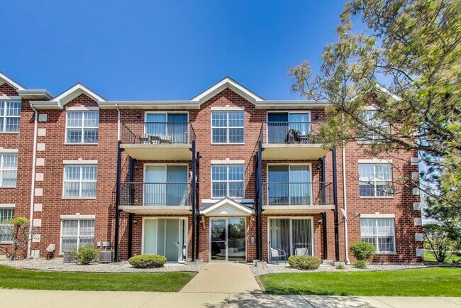 Primary Photo - 16671 Liberty Cir
