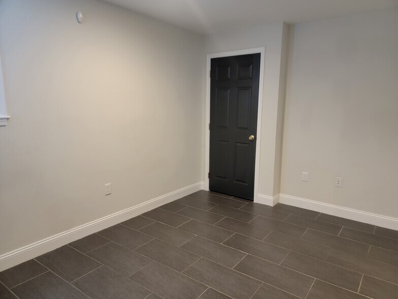 Building Photo - 1239 N 31st St