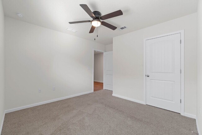 Building Photo - 1047 Limpkin St