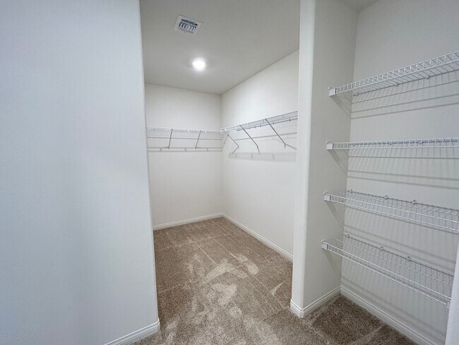 Building Photo - Inspirada Two-story 5-bedroom 4.5-bathroom Home!