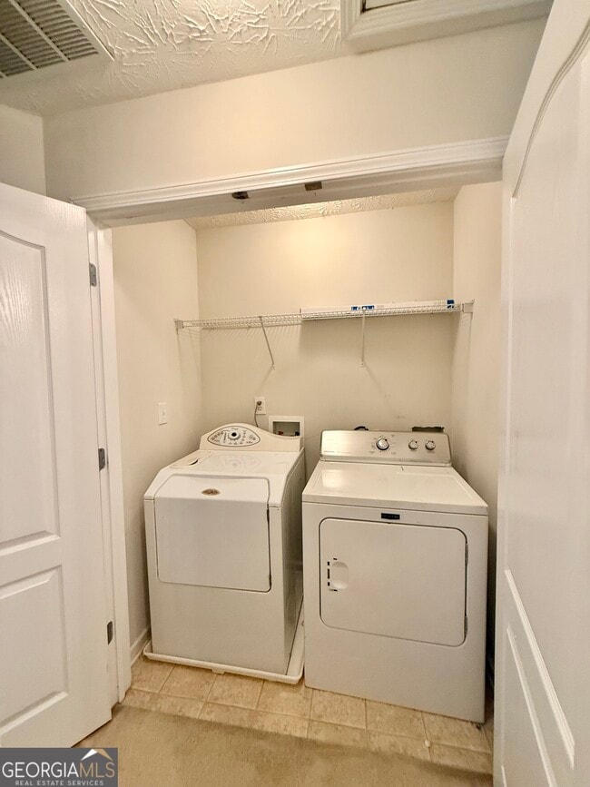 Building Photo - 6327 Ellenwood Dr