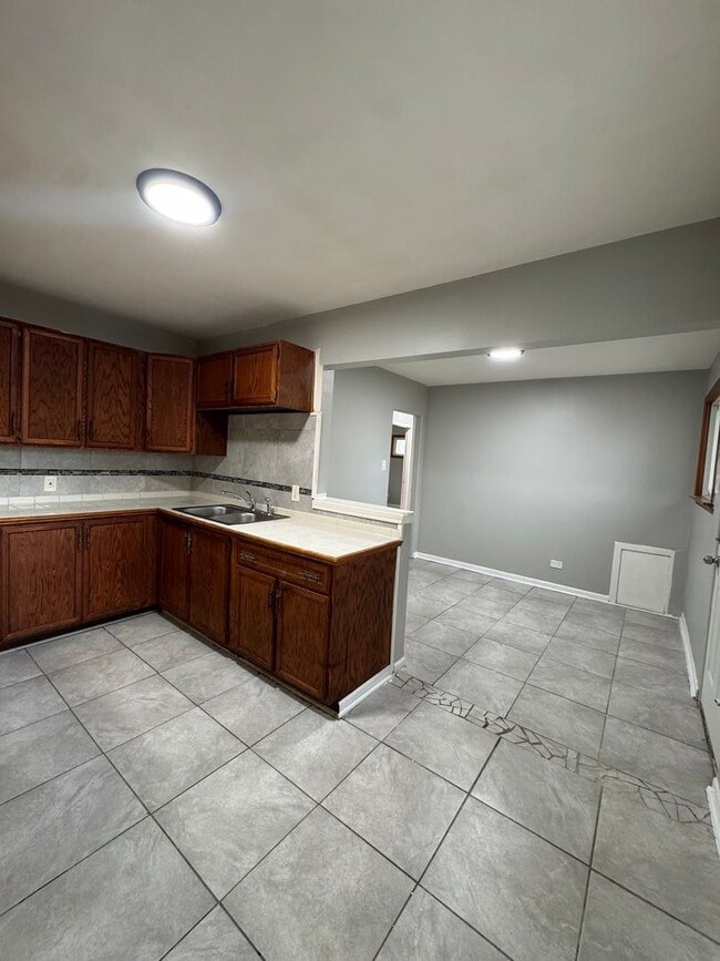 Building Photo - 2 Bedroom Ranch Home now available in Calu...