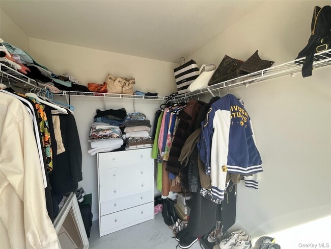 Building Photo - 126 Trafalgar Dr