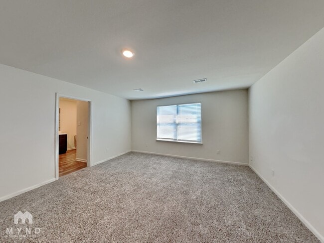 Building Photo - 732 Keeneland Dr