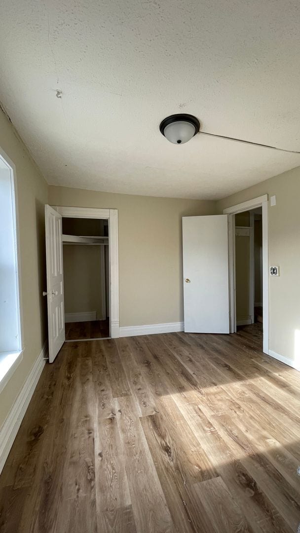 Building Photo - UPSTAIRS....2 Bedroom 1 Bath
