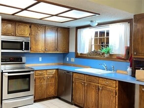 Building Photo - 209 Oak Crest Ln