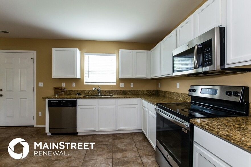 Building Photo - 4490 Westhill Pl