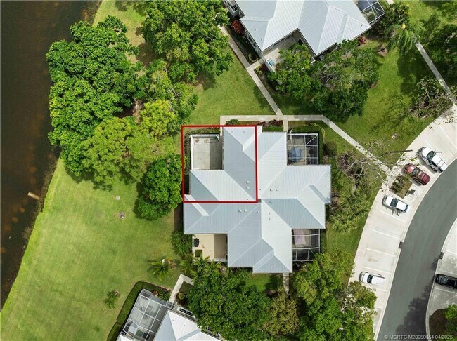 Building Photo - 2464 SW Danbury Ln