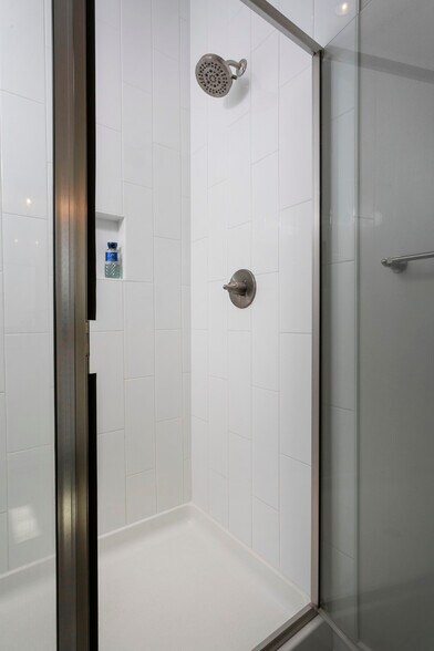 Master Bath - 6533 SW Lupine Ln