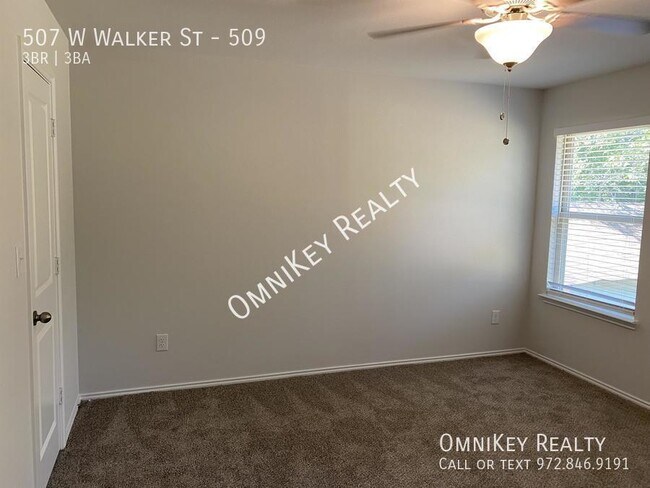 Building Photo - 507 W Walker St
