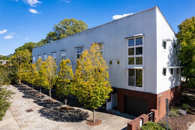 Building Photo - 506 N Mangum St