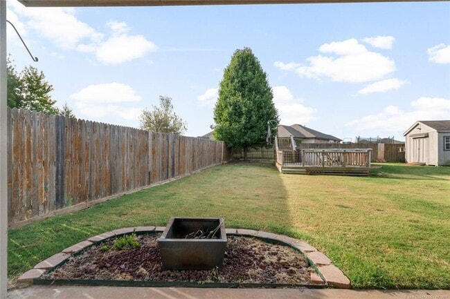 Building Photo - Glenpool Beauty!  3 Bedroom, 2 Bath Home