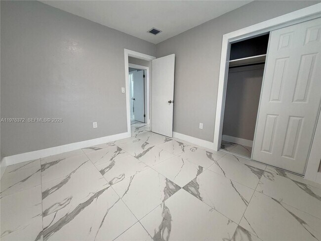 Building Photo - 508 E 23rd St