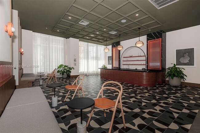 Building Photo - 11 NE 6th St