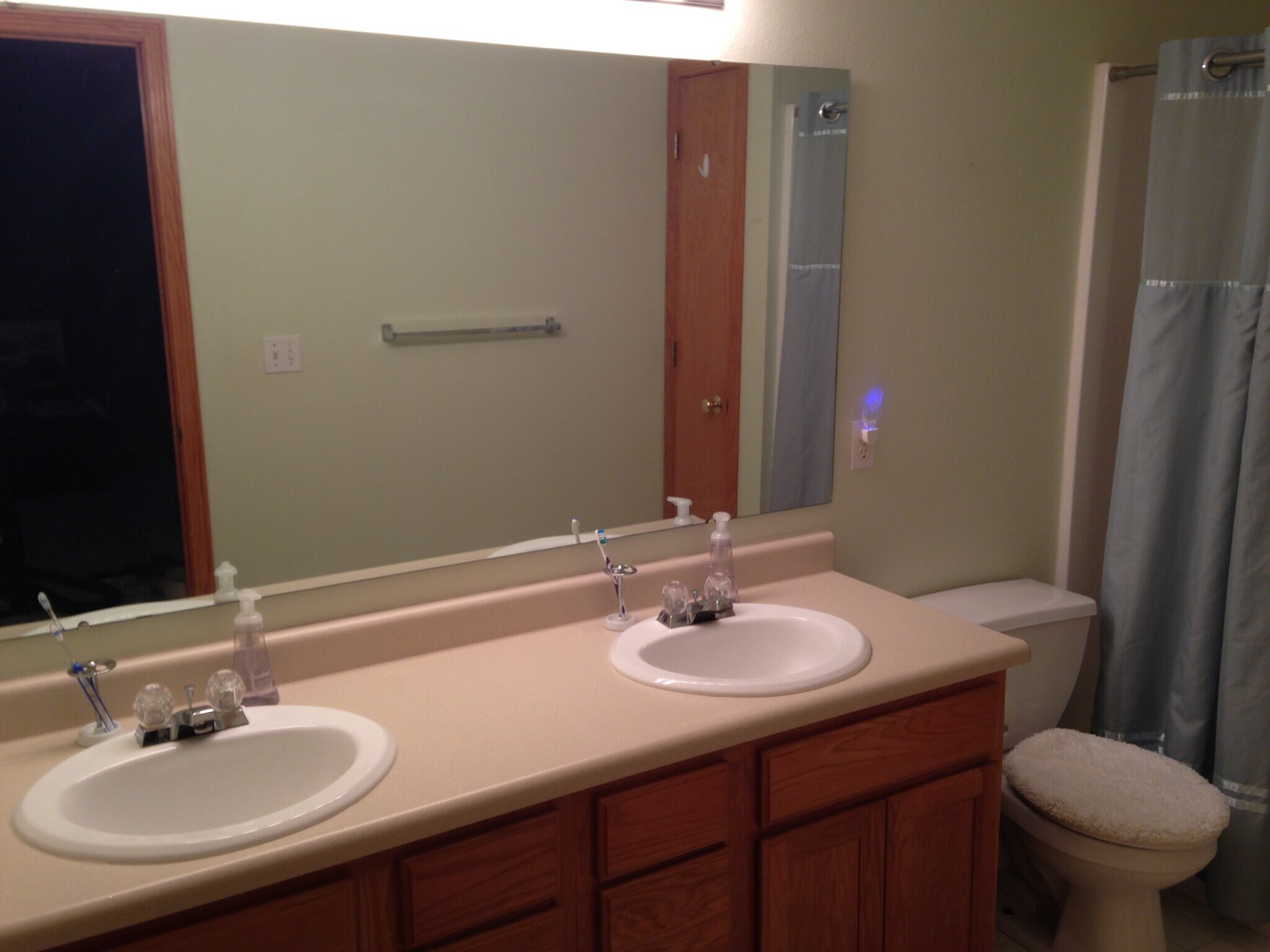 Master bathroom - 2738 Irving Avenue