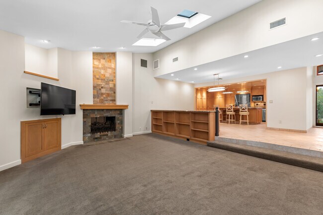 Building Photo - 28051 Balkins Dr