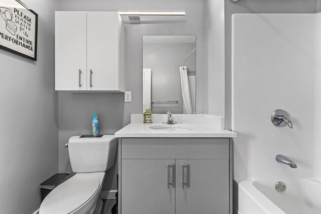 Building Photo - 95 Broadway-SI ID1240304P