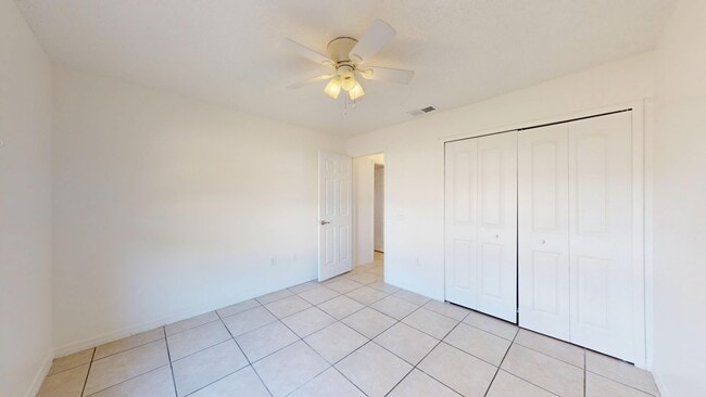 Building Photo - 704 49th St E