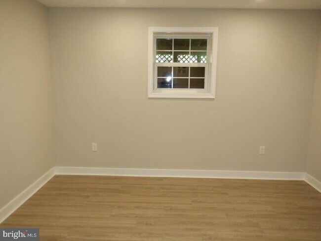 Building Photo - 830 Santmyer Dr SE